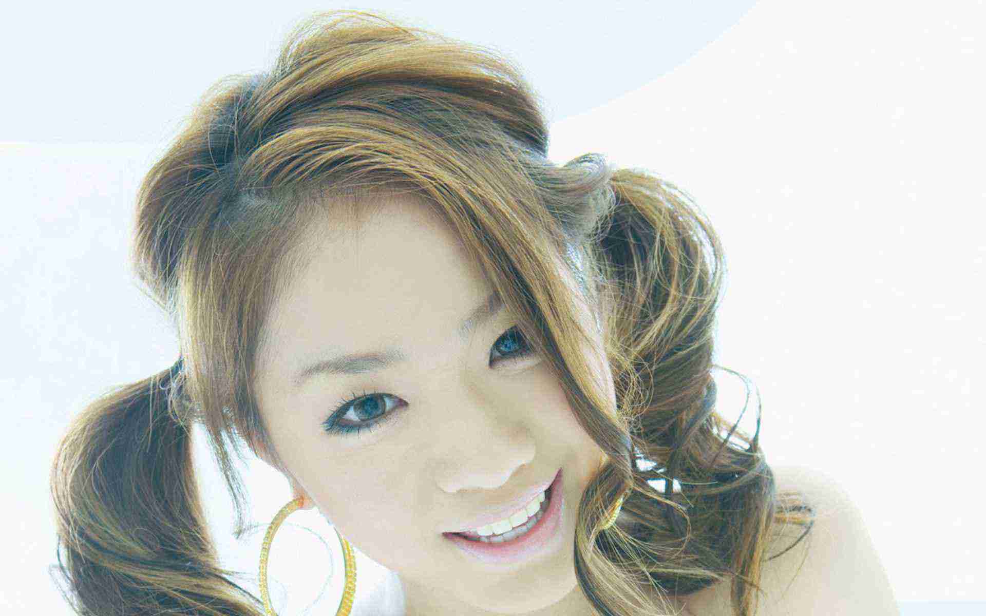 美聯儲降息預期推升黃金再創歷史新高，金價年內累計上漲近40%